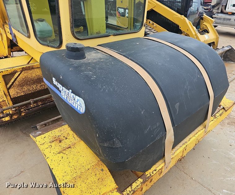 image for item EJ6101 Superior Broom DT80CT broom