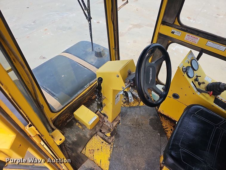 image for item EJ6101 Superior Broom DT80CT broom