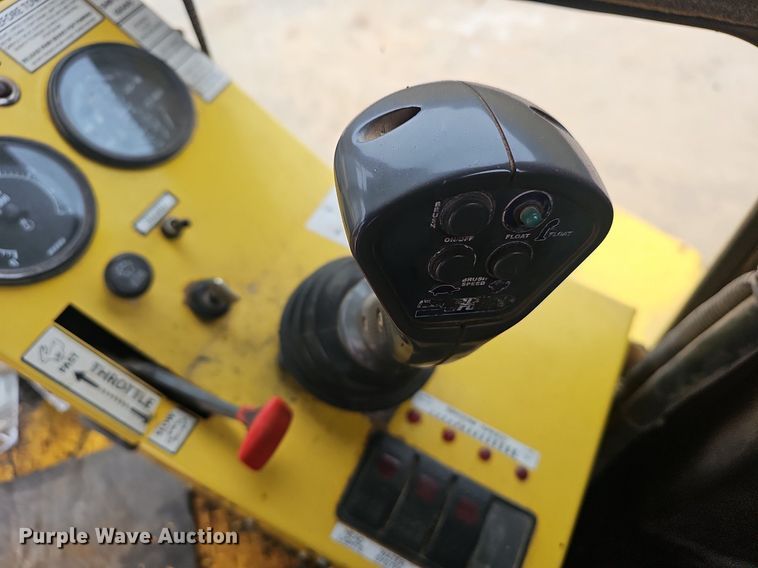 image for item EJ6101 Superior Broom DT80CT broom