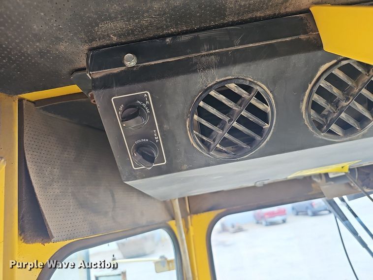 image for item EJ6101 Superior Broom DT80CT broom