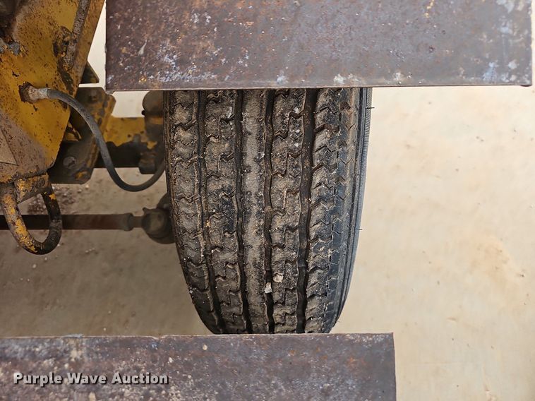 image for item EJ6101 Superior Broom DT80CT broom