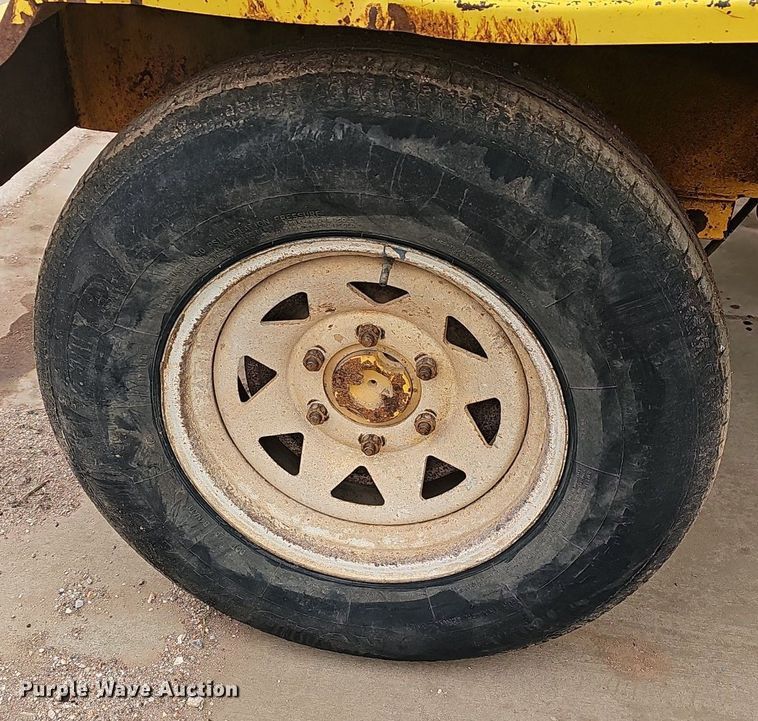 image for item EJ6101 Superior Broom DT80CT broom