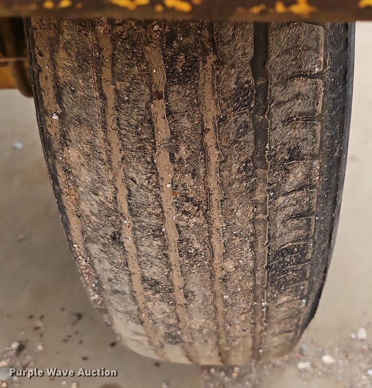 image for item EJ6101 Superior Broom DT80CT broom