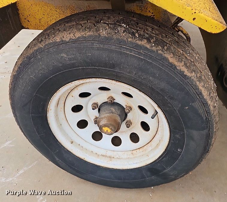 image for item EJ6101 Superior Broom DT80CT broom