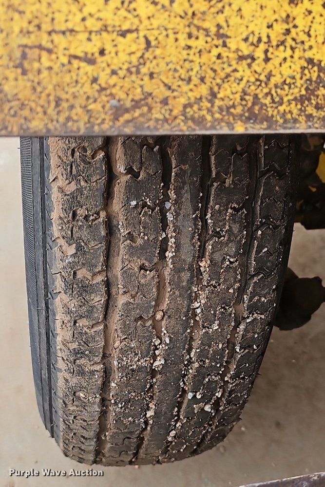 image for item EJ6101 Superior Broom DT80CT broom