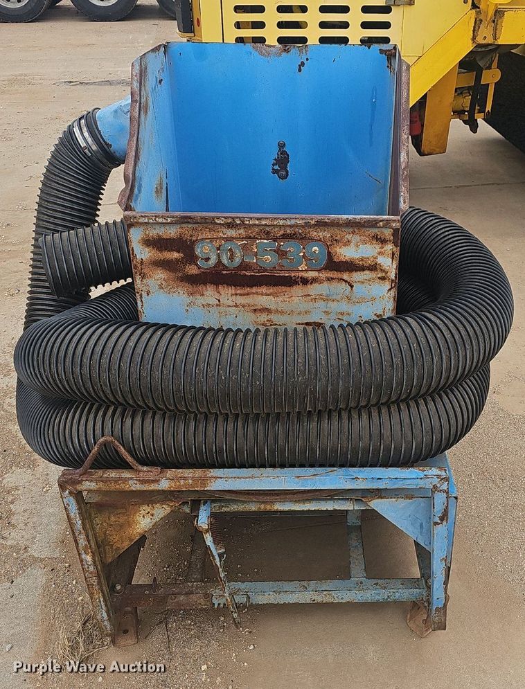 image for item EJ6102 Goossen Bale Chopper 