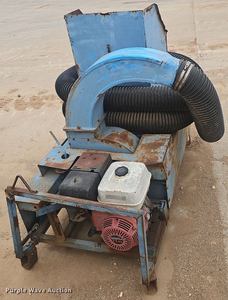 image for item EJ6102 Goossen Bale Chopper 