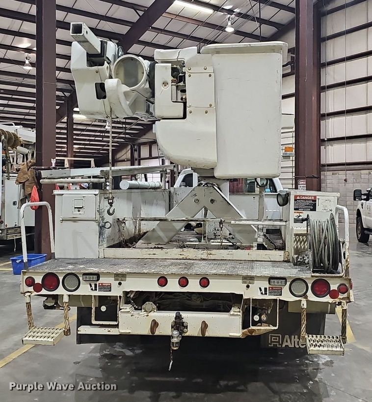 image for item EJ6106 2015 Ford F550 bucket truck