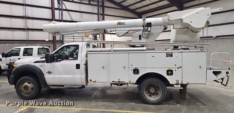 image for item EJ6106 2015 Ford F550 bucket truck