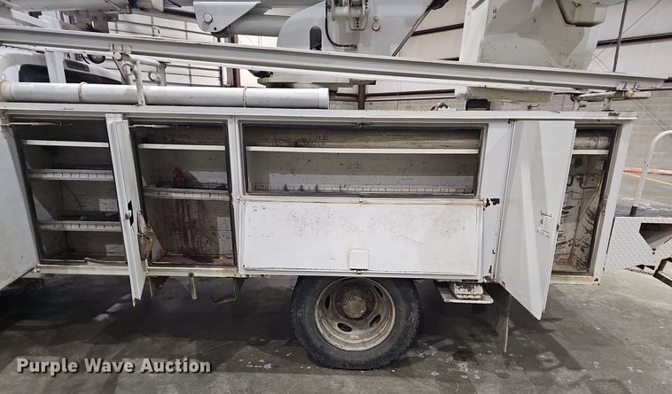 image for item EJ6106 2015 Ford F550 bucket truck