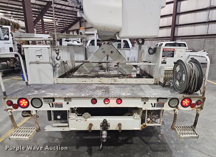 image for item EJ6106 2015 Ford F550 bucket truck