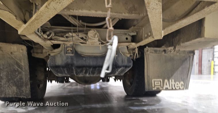 image for item EJ6106 2015 Ford F550 bucket truck