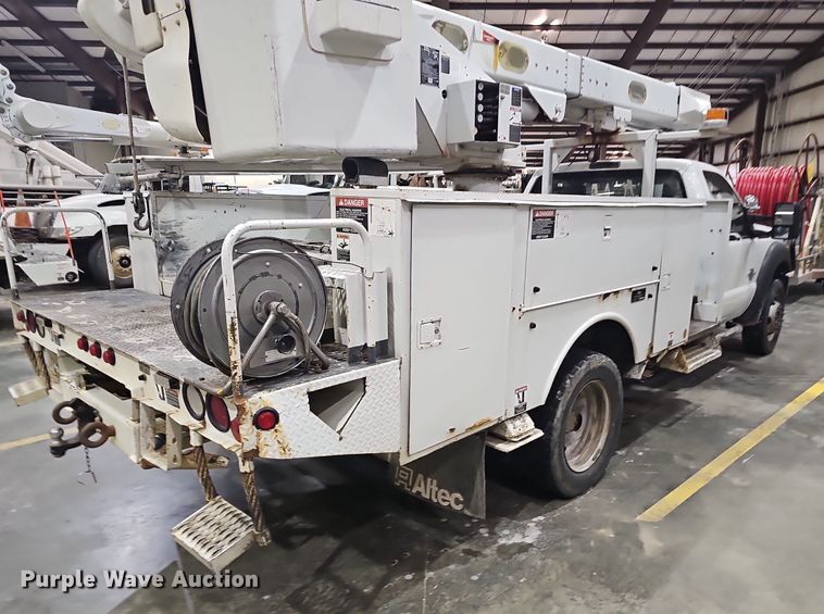 image for item EJ6106 2015 Ford F550 bucket truck
