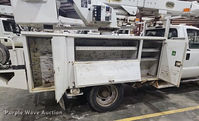 image for item EJ6106 2015 Ford F550 bucket truck