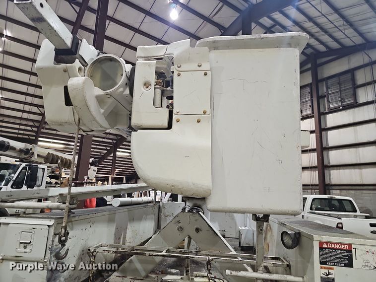 image for item EJ6106 2015 Ford F550 bucket truck