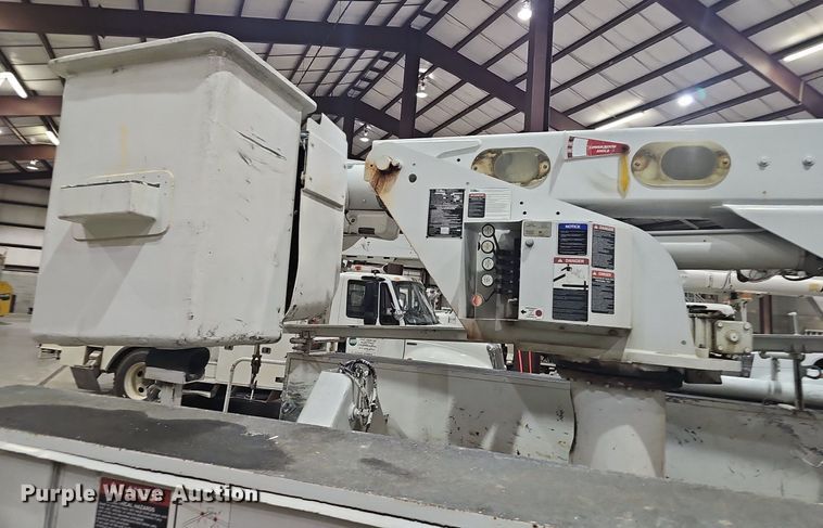 image for item EJ6106 2015 Ford F550 bucket truck