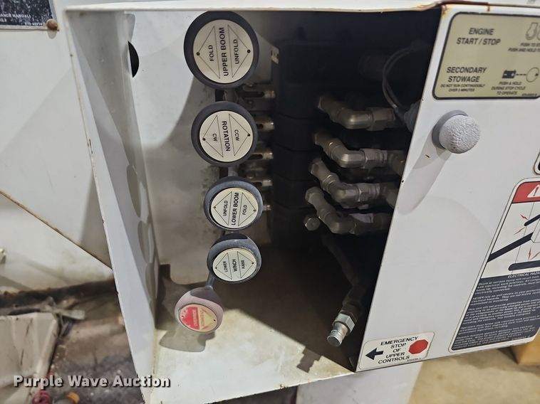 image for item EJ6106 2015 Ford F550 bucket truck