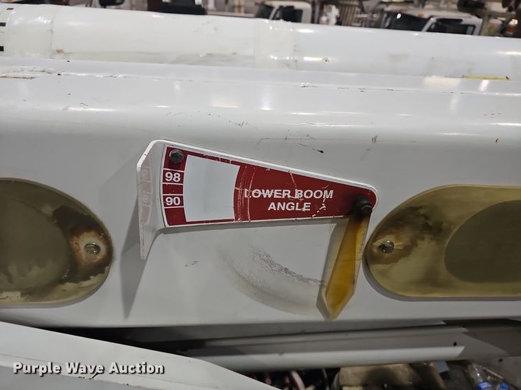 image for item EJ6106 2015 Ford F550 bucket truck