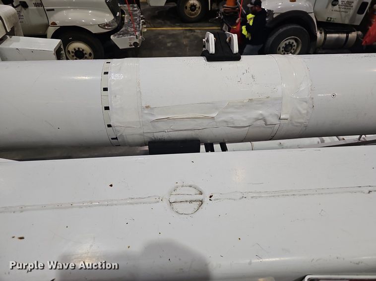 image for item EJ6106 2015 Ford F550 bucket truck