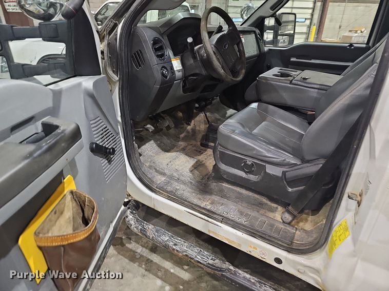 image for item EJ6106 2015 Ford F550 bucket truck