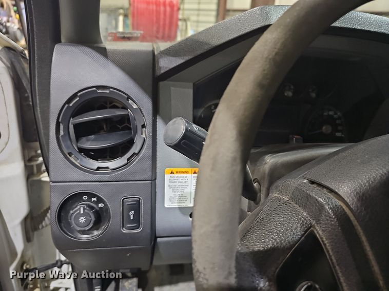 image for item EJ6106 2015 Ford F550 bucket truck