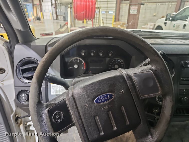 image for item EJ6106 2015 Ford F550 bucket truck