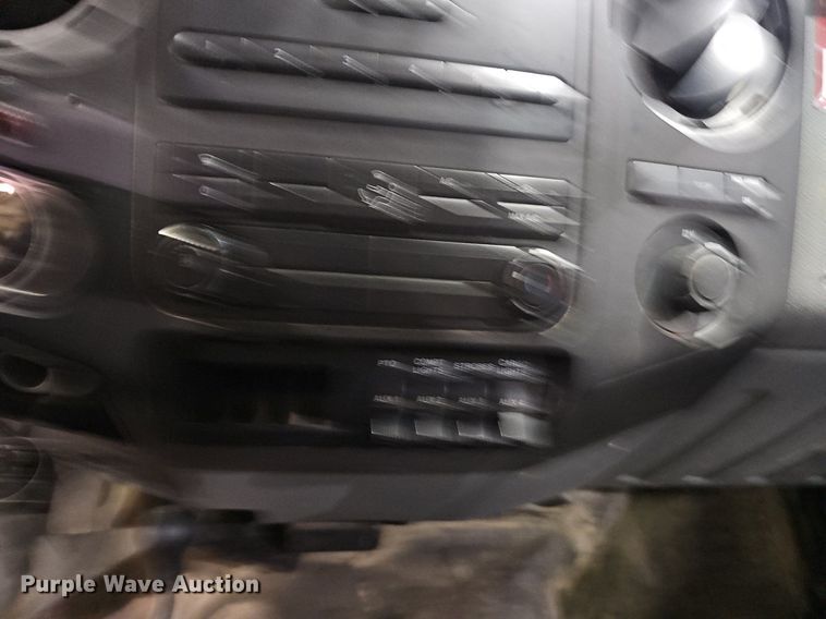 image for item EJ6106 2015 Ford F550 bucket truck