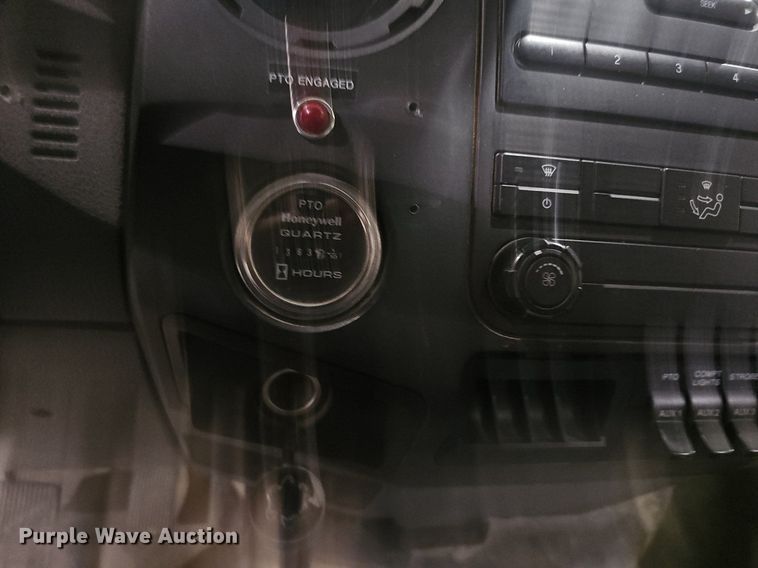 image for item EJ6106 2015 Ford F550 bucket truck