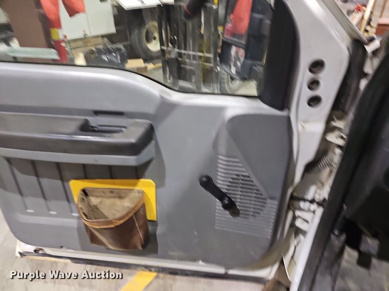 image for item EJ6106 2015 Ford F550 bucket truck