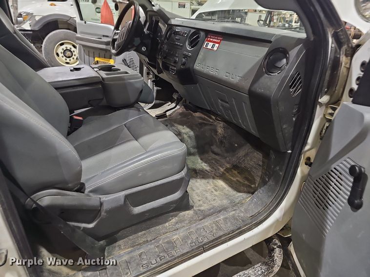 image for item EJ6106 2015 Ford F550 bucket truck