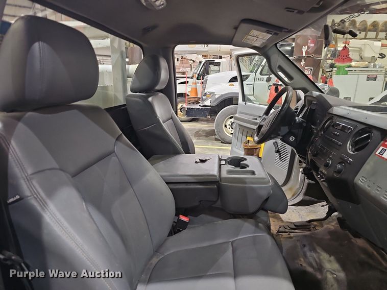 image for item EJ6106 2015 Ford F550 bucket truck