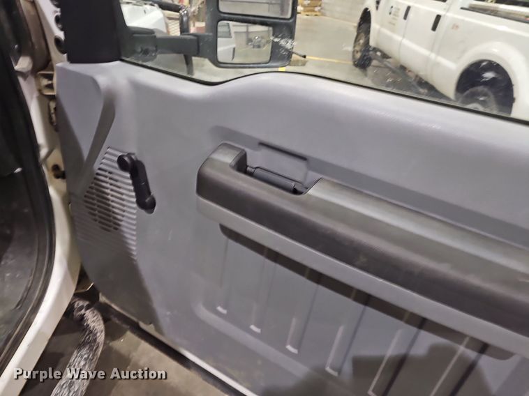 image for item EJ6106 2015 Ford F550 bucket truck