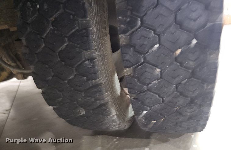 image for item EJ6106 2015 Ford F550 bucket truck