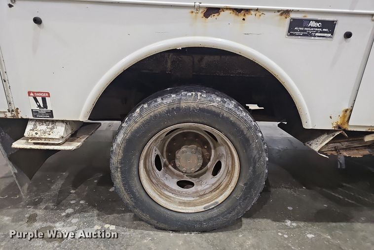 image for item EJ6106 2015 Ford F550 bucket truck