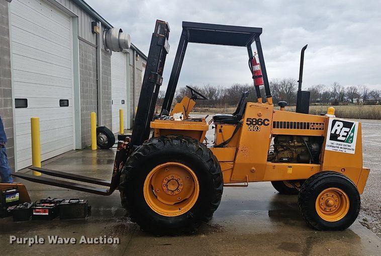 image for item EJ6107 Case 586C forklift