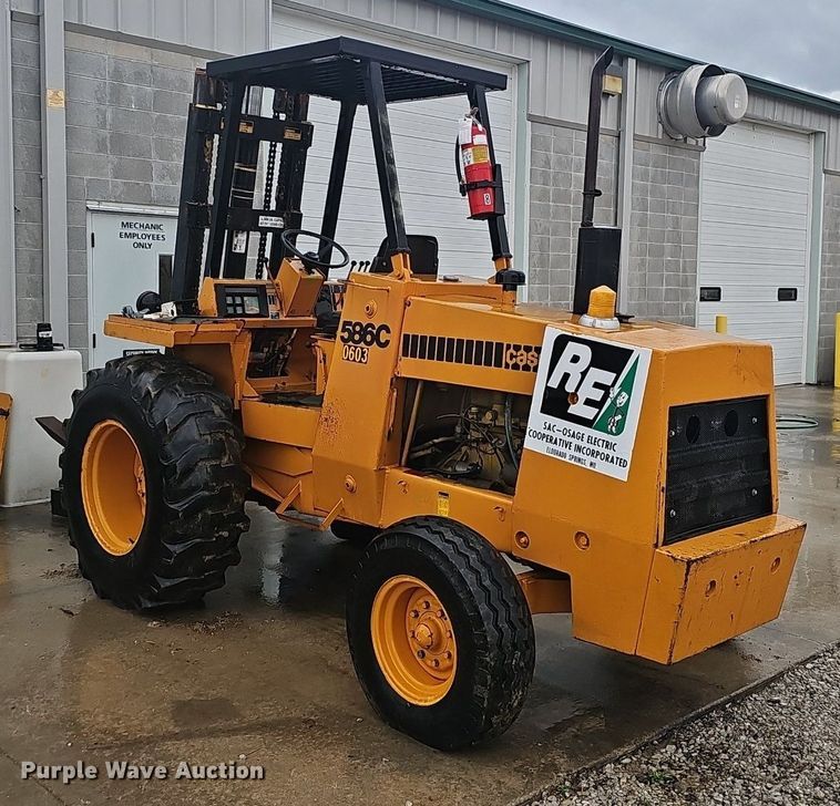 image for item EJ6107 Case 586C forklift