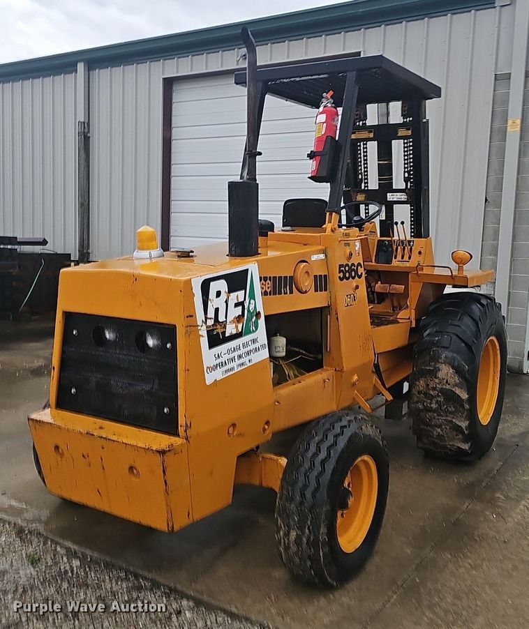 image for item EJ6107 Case 586C forklift