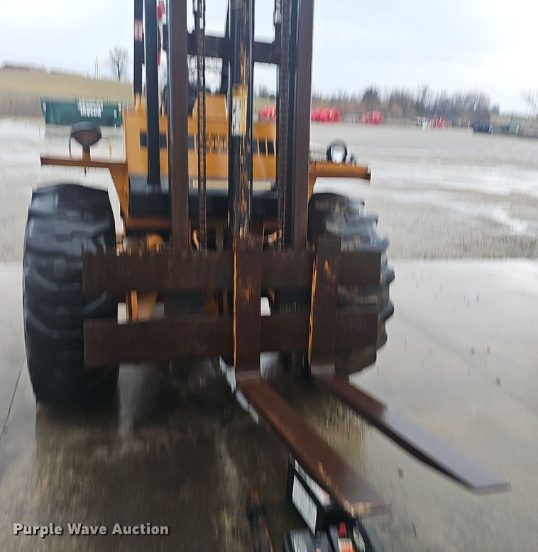 image for item EJ6107 Case 586C forklift