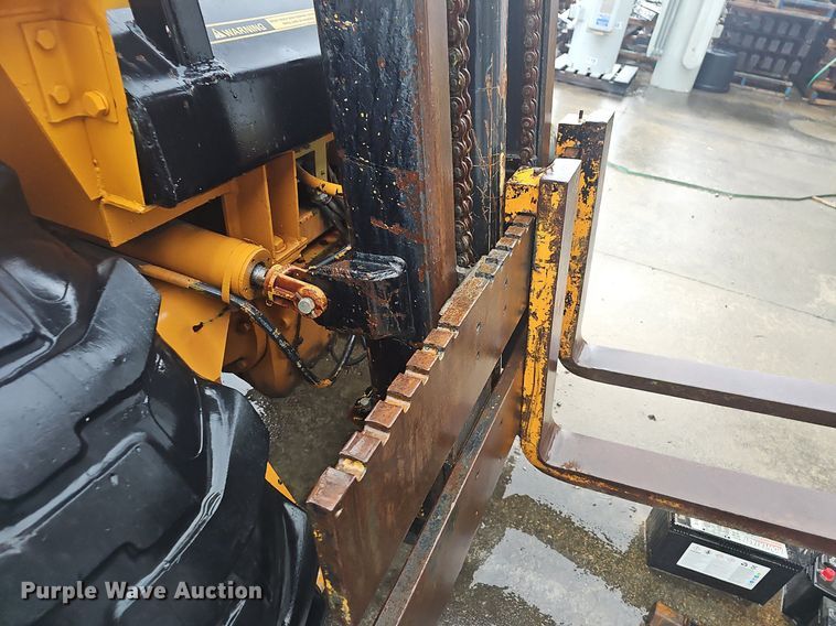 image for item EJ6107 Case 586C forklift