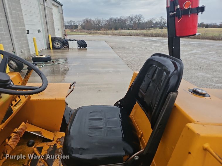 image for item EJ6107 Case 586C forklift