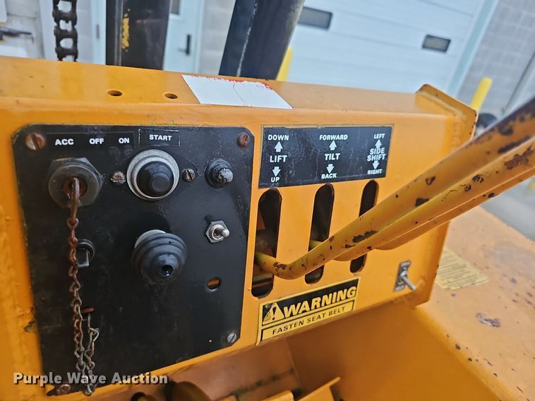 image for item EJ6107 Case 586C forklift