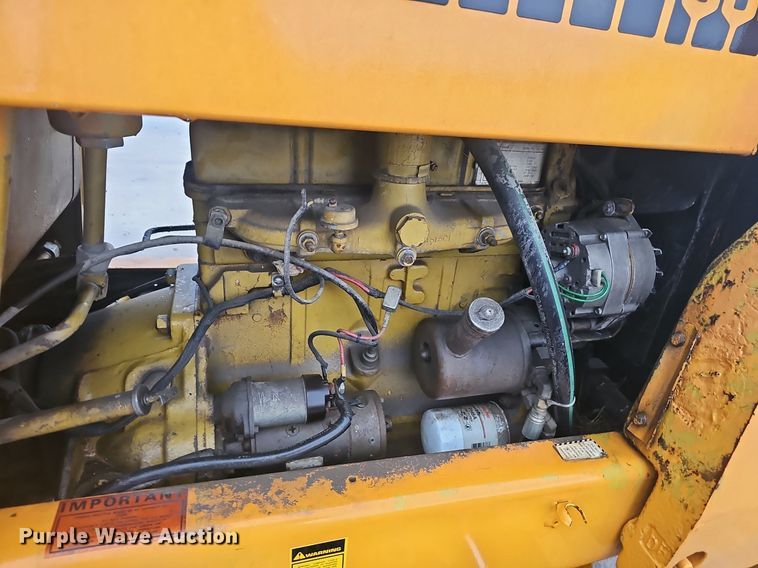 image for item EJ6107 Case 586C forklift