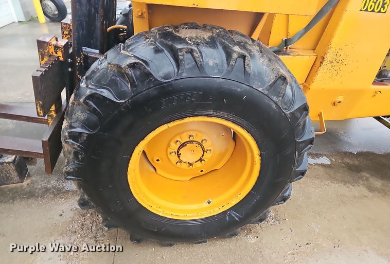 image for item EJ6107 Case 586C forklift