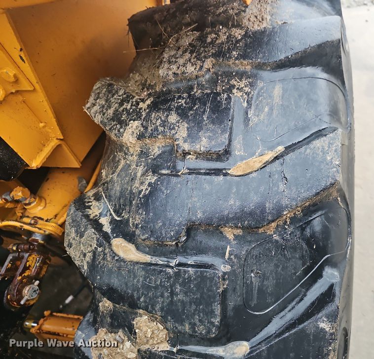 image for item EJ6107 Case 586C forklift