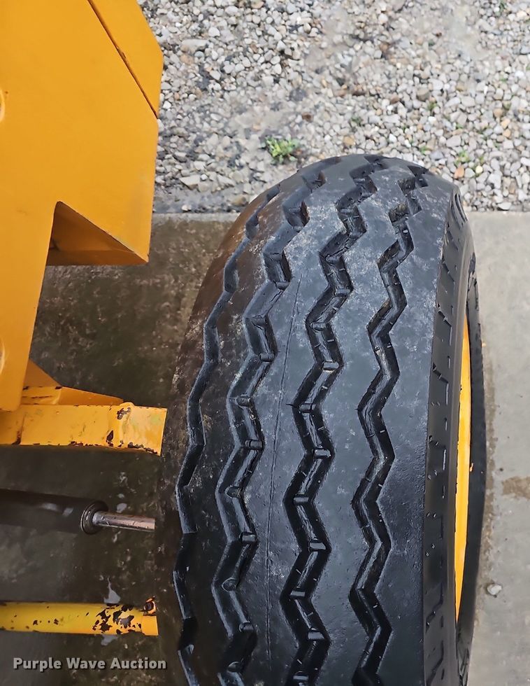 image for item EJ6107 Case 586C forklift