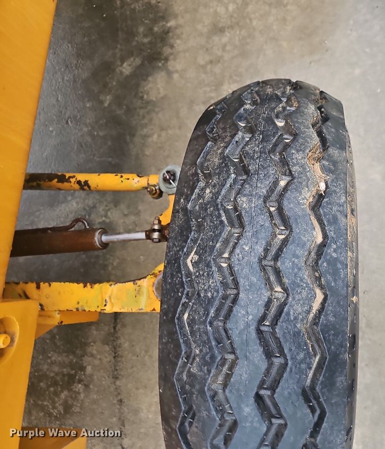 image for item EJ6107 Case 586C forklift