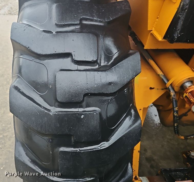 image for item EJ6107 Case 586C forklift