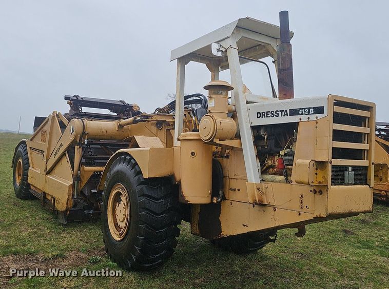 image for item EJ6111 1976 Dressta 412 B elevating scraper