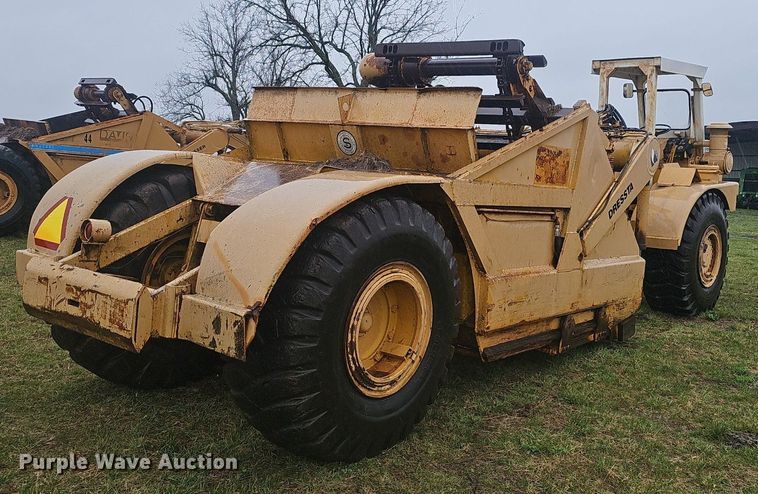 image for item EJ6111 1976 Dressta 412 B elevating scraper