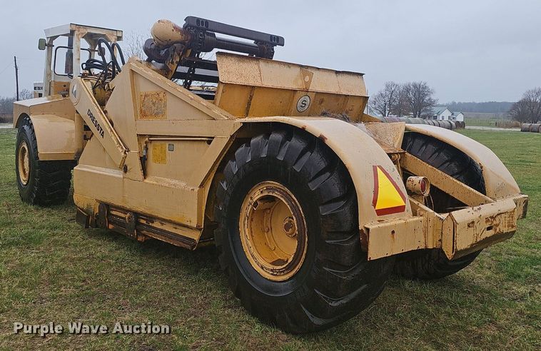 image for item EJ6111 1976 Dressta 412 B elevating scraper